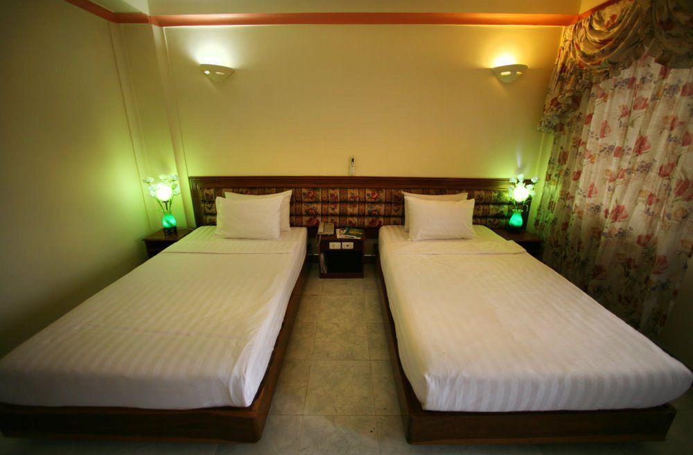 Lucky Star 2 Hotel Phnom Penh Exteriör bild