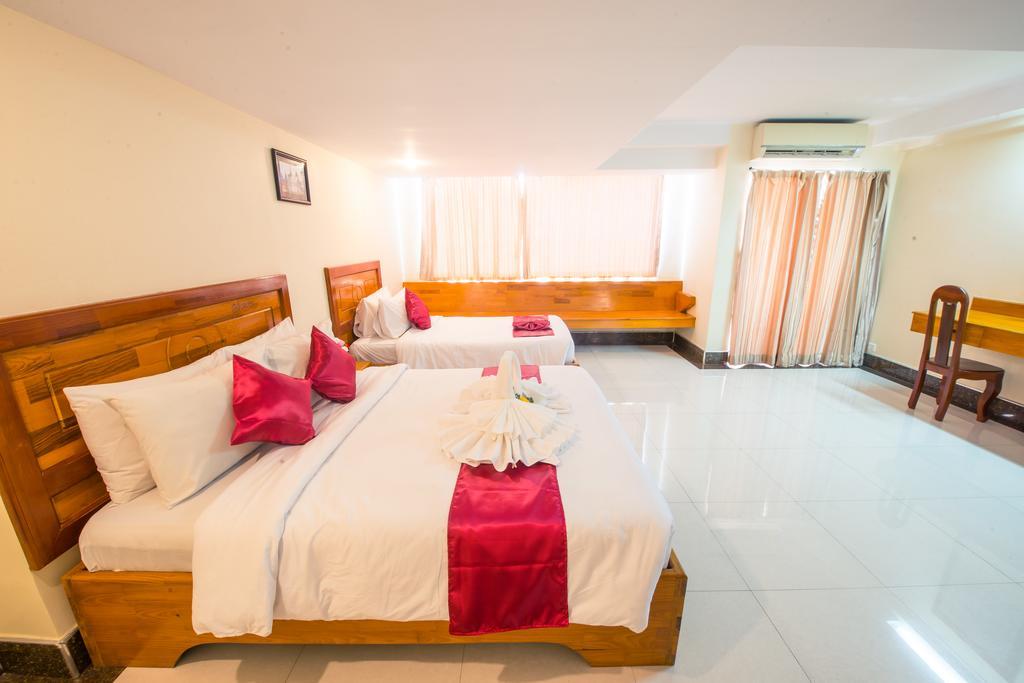 Lucky Star 2 Hotel Phnom Penh Exteriör bild