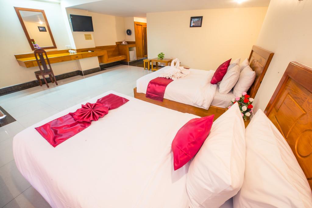 Lucky Star 2 Hotel Phnom Penh Exteriör bild
