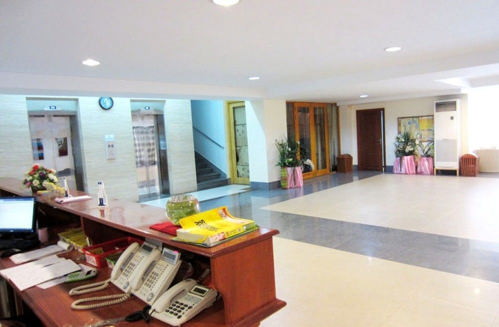 Lucky Star 2 Hotel Phnom Penh Exteriör bild